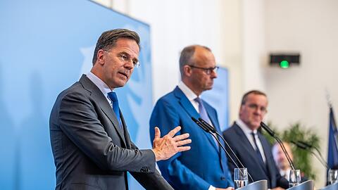 Nato-Generalsekret&auml;r Mark Rutte wird den Gipfel in der kommenden Woche leiten. Zur Vorbereitung f&uuml;hrte er diese Woche noch Gespr&auml;che mit Bundeskanzler Friedrich Merz und Verteidigungsminister Boris Pistorius in Berlin. (Archivbild)