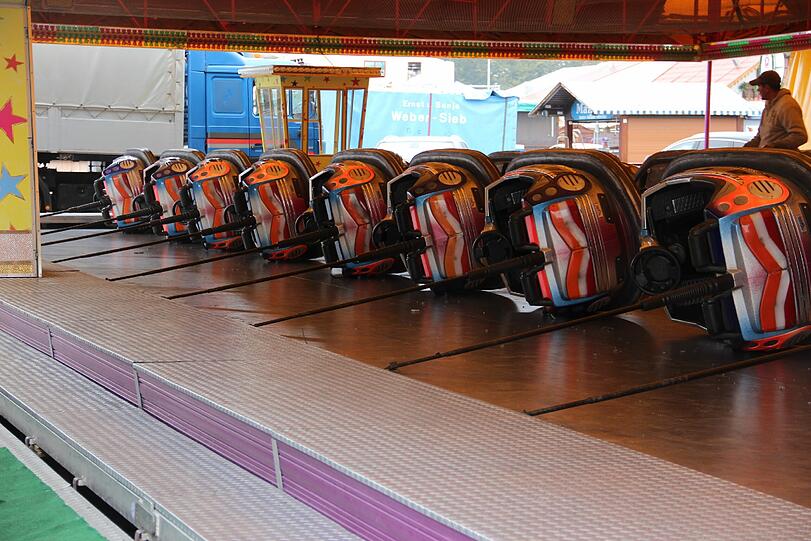 Regen und Tristesse am Tag danach: Die Bilder vom Wiesn-Abbau am Dienstagvormittag.