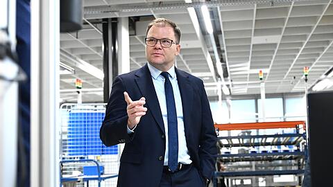 Bundesumweltminister Schneider hat die Verbraucher in Deutschland aufgefordert, beim Kauf von Smartphones auch gebrauchte Geräte in Erwägung zu ziehen.