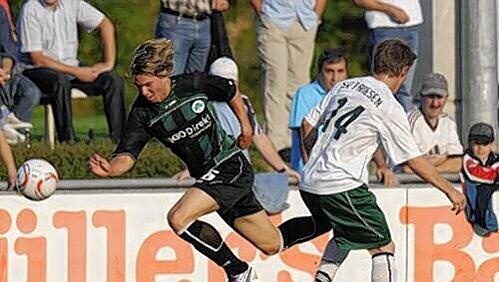 Ihm gehört die Zukunft: Der 17-jährige Felix Klaus (l.) ist ein hoch talentierter Stürmer aus der Fürther Nachwuchsabteilung. Ihm gehört die Zukunft: Der 17-jährige Felix Klaus (l.) ist ein hoch talentierter Stürmer aus der Fürther Nachwuchsabteilung.