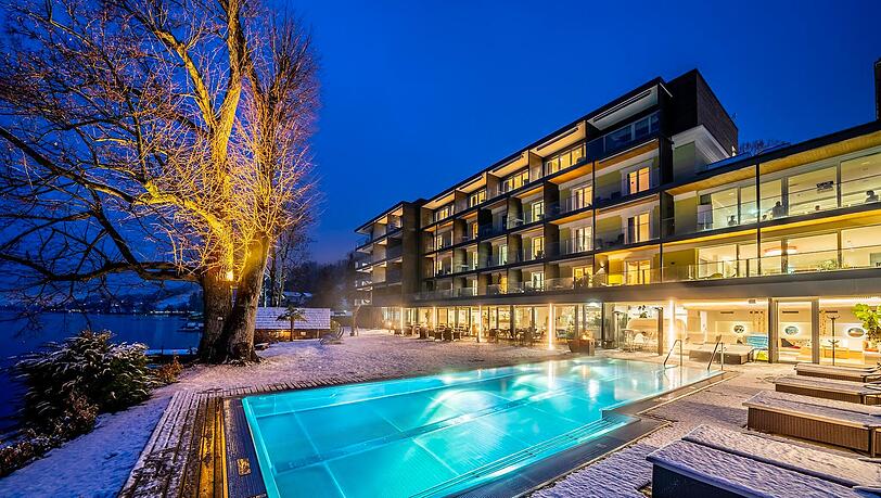 Logenplatz am Ufer des Millstätter Sees in Kärnten: das Vier-Sterne-Superior-Hotel Villa Postillion am See. Logenplatz am Ufer des Millstätter Sees in Kärnten: das Vier-Sterne-Superior-Hotel Villa Postillion am See.