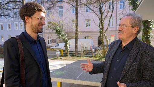 Christian Ude im Gespräch mit AZ-Lokalchef Felix Müller am Schwabinger Pündterplatz. Gleich um die Ecke lebt der Alt-Oberbürgermeister.