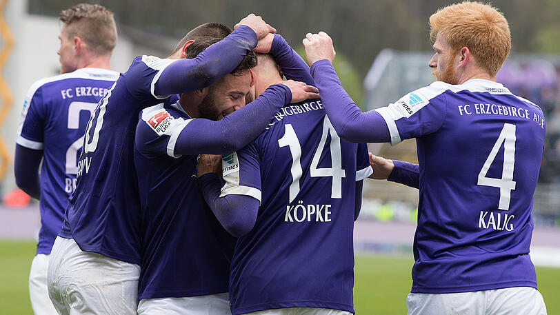 Erzgebirge Aue holt in letzter Sekunde einen Punkt.