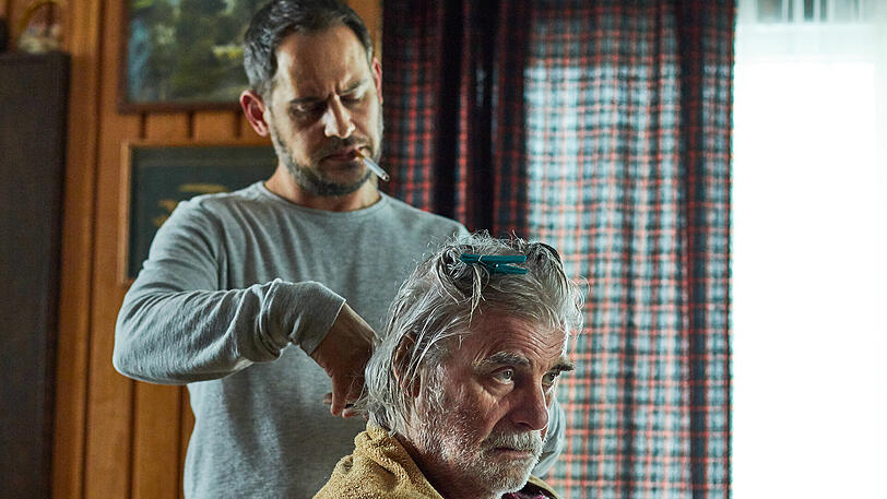 Ein schwerer Junge: Aber Ricky (Moritz Bleibtreu) kümmert sich um seinen Vater (Peter Simonischek).