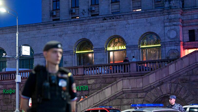 Mehrere Menschen kamen bei einer Explosion in Moskau ums Leben. Mehrere Menschen kamen bei einer Explosion in Moskau ums Leben.