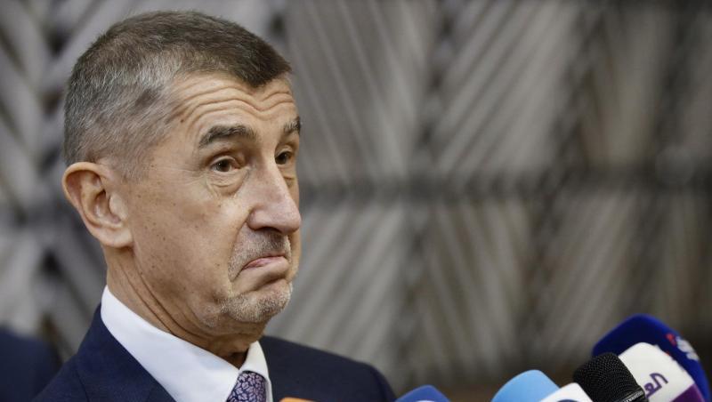 Andrej Babis, Ministerpräsident von Tschechien, gibt ein Pressestatement. Foto: Olivier Matthys/AP/dpa/Archivbild