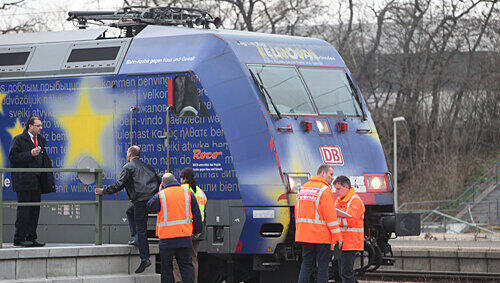 Nach dem Unfall war die Strecke Ansbach - Nürnberg zweieinhalb Stunden komplett gesperrt. Nach dem Unfall war die Strecke Ansbach - Nürnberg zweieinhalb Stunden komplett gesperrt.
