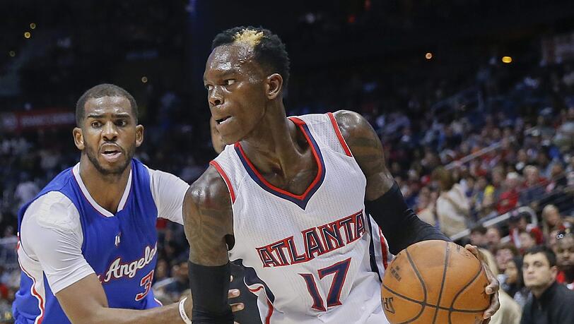 Dennis Schröder spielt seit 2013 für das Team der Atlanta Hawks. Dennis Schröder spielt seit 2013 für das Team der Atlanta Hawks.