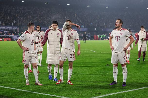 Zum Wegschauen: Kimmich, Olise, Kim, Thomas und Kane (v.l.) sind nach der 0:3-Klatsche in Rotterdam fassungslos. Zum Wegschauen: Kimmich, Olise, Kim, Thomas und Kane (v.l.) sind nach der 0:3-Klatsche in Rotterdam fassungslos.