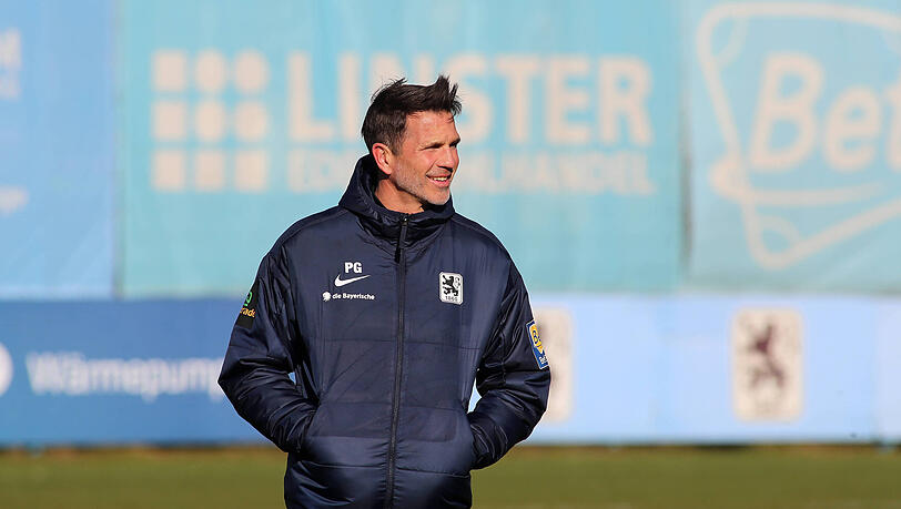 Blaue Impulse für den Klassenerhalt: Trainer Patrick Glöckner.