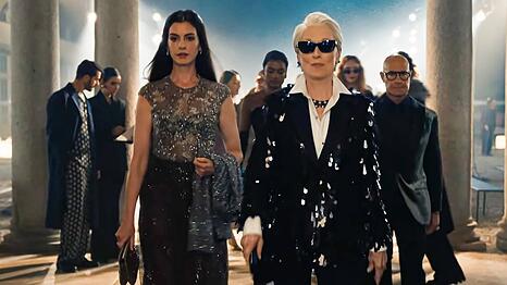 Anne Hathaway und Meryl Streep kehren in "Der Teufel tr&auml;gt Prada 2" in ihre legend&auml;ren Rollen zur&uuml;ck.