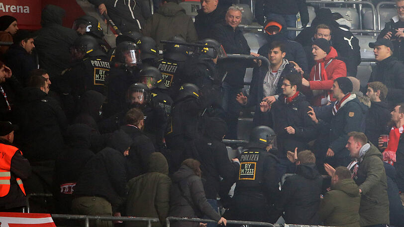 Hässliche Szenen in der Allianz Arena.