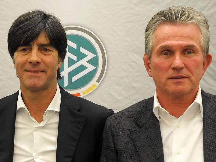 Der neue Assistent von Jogi Löw? Nein, Jupp Heynckes, Tabellenführer mit Bayer Leverkusen, nahm an der Trainertagung in Stuttgart teil.