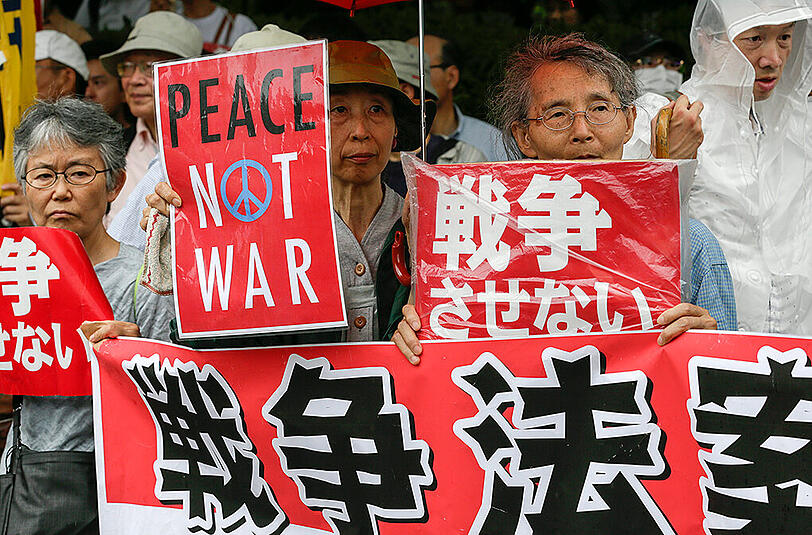 Tausende Menschen in Japan protestierten gegen die Abstimmung.