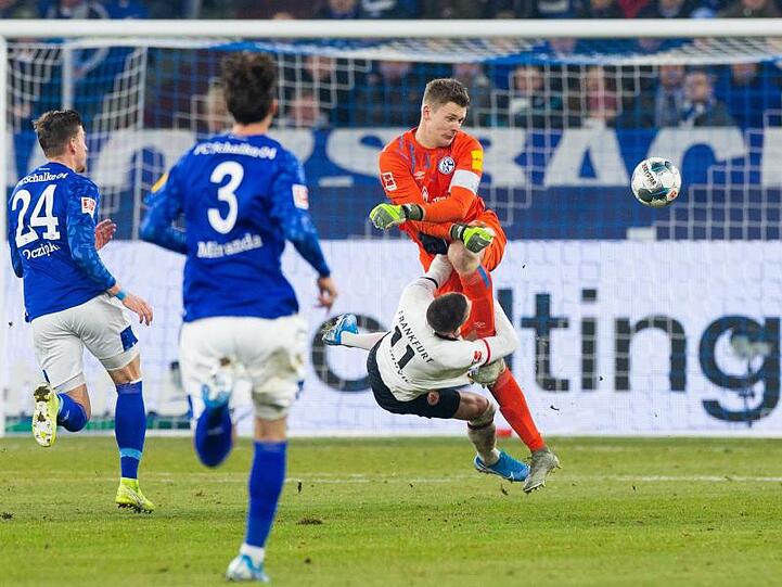 Schalkes Torwart Alexander Nübel wurde für vier Spiele gesperrt.
