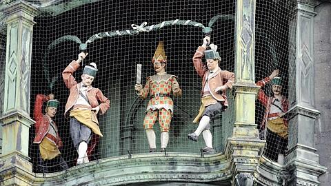 Das Glockenspiel im Rathausturm.