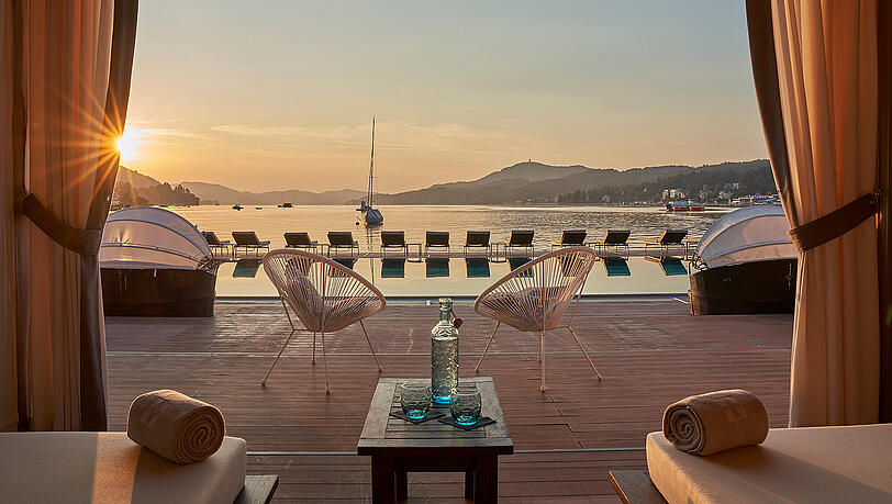 Großzügige Räume, stilvolles Ambiente, geschmackvolle Gestaltung und die Liebe zum Detail zeichnen die Hotels der Premium Collection besonders aus. Großzügige Räume, stilvolles Ambiente, geschmackvolle Gestaltung und die Liebe zum Detail zeichnen die Hotels der Premium Collection besonders aus.