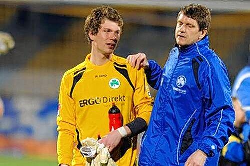 Trainer mit Musterschüler: Günther Reichold und Max Grün (l.).
