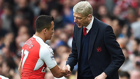 Der Trainer und sein Stürmer: Arsene Wenger und Alexis Sanchez (links).