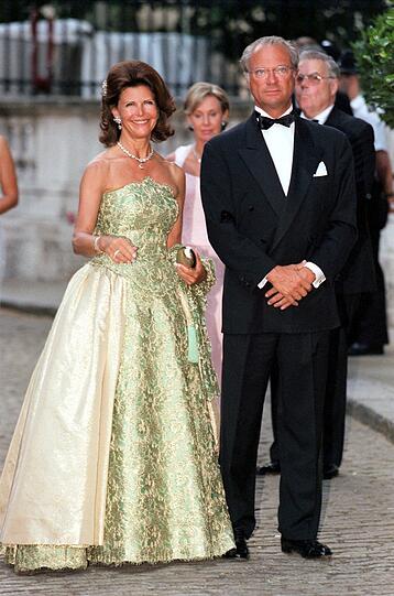 Glamourös in London: 1999 besuchte Königin Silvia England.
