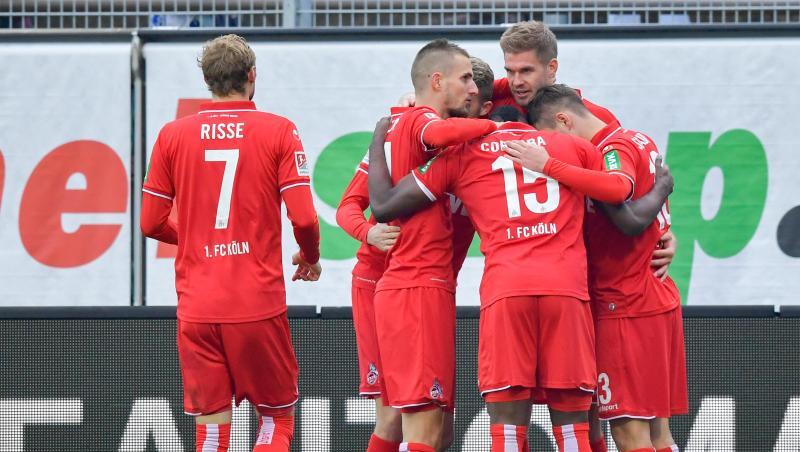 Die Kölner jubeln über einen Treffer. Nach dem 3:0 über Darmstadt 98 sind sie wieder Tabellenführer. Die Kölner jubeln über einen Treffer. Nach dem 3:0 über Darmstadt 98 sind sie wieder Tabellenführer.