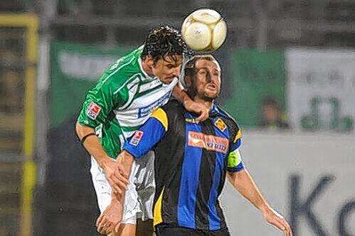 Soll sein Team am Sonntag zum Sieg führen: Kleeblatt-Kapitän Marino Biliskov (links, im Duell mit dem Koblenzer Shefki Kuqi).