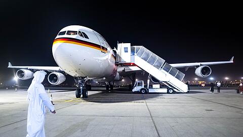 Der Regierungs-Airbus A340 am Flughafen Abu Dhabi.