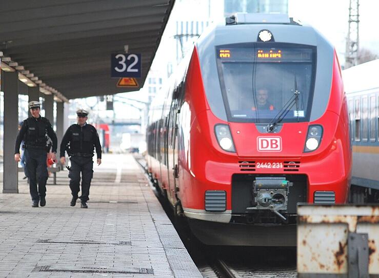 Bundespolizei München Streife Bahnsteig