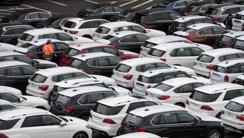 Die Zahl der Zulassungen in der EU fiel im Jahresvergleich um 4,6 Prozent auf knapp 1,2 Millionen Fahrzeuge. Die Zahl der Zulassungen in der EU fiel im Jahresvergleich um 4,6 Prozent auf knapp 1,2 Millionen Fahrzeuge.