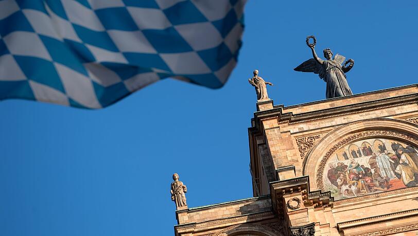 Im bayerischen Landtag wird über die Frauenquote debattiert.