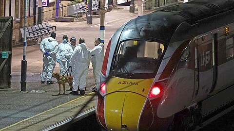 Ein Mitarbeiter der Bahn wurde bei dem Angriff zum Helden.