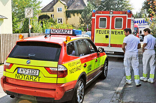 Drama in Neubiberg: Auch die Reanimationsmaßnahmen des Notarztes konnten das Kind nicht retten.