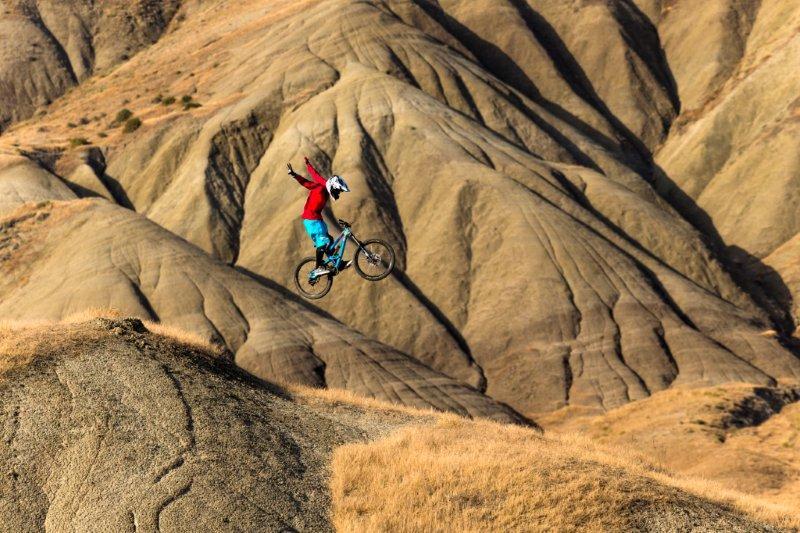 Die Bike Wear Kollektion von ION wurde 2014 um viele Styles und Colorways erweitert und bietet ein perfektes Outfit für jeden Biker.