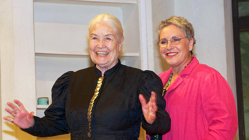 Ellen Schwiers (li.) und Tochter Katerina Jacob im Jahr 2015. Ellen Schwiers (li.) und Tochter Katerina Jacob im Jahr 2015.
