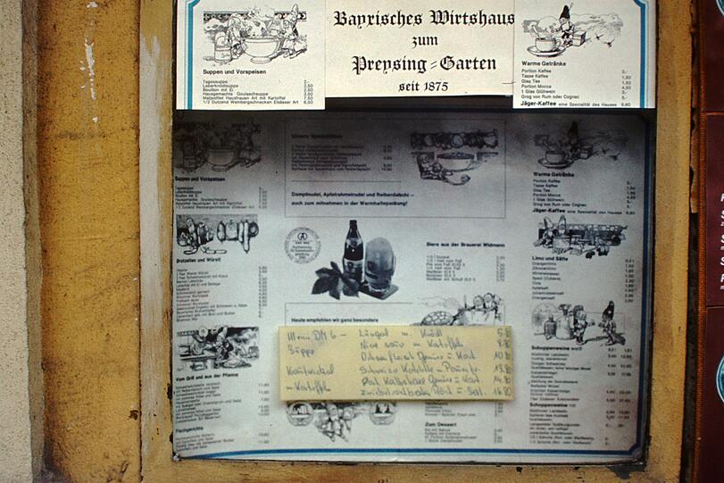 Im stadtbekannten Preysing-Garten kostete die Tasse Kaffee 1981 1,80 Mark. Heute kosten Saftschorlen bis zu 5,50 Euro.