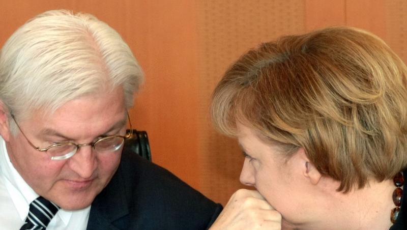 Bundeskanzlerin Merkel und Vizekanzler Steinmeier: Einer Umfrage zufolge wünschen sich 33 Prozent Steinmeier als Kanzler. (Archivbild) Bundeskanzlerin Merkel und Vizekanzler Steinmeier: Einer Umfrage zufolge wünschen sich 33 Prozent Steinmeier als Kanzler. (Archivbild)