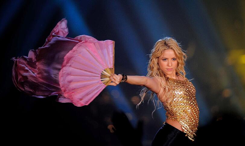 So sexy kennt man sie abseits der Fußball-Tribüne: Shakira bei einem Auftritt im Rahmen ihrer letzten Tour.