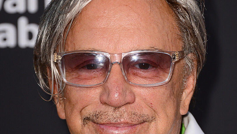 Mickey Rourkes Gesicht könnte bald von blauen Flecken und Prellungen übersät sein Mickey Rourkes Gesicht könnte bald von blauen Flecken und Prellungen übersät sein