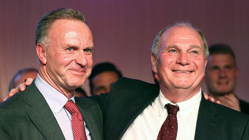 Der langjährige Weggefährte von Uli Hoeneß (r.), Karl-Heinz Rummenigge, hat den Eindruck, dass der Ex-FC-Bayern-Präsident sich wohlfühlt. Der langjährige Weggefährte von Uli Hoeneß (r.), Karl-Heinz Rummenigge, hat den Eindruck, dass der Ex-FC-Bayern-Präsident sich wohlfühlt.