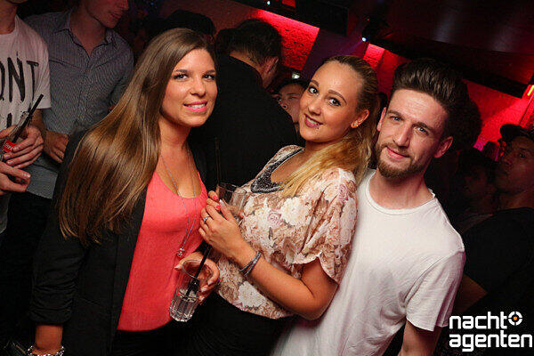 Bei der Reihe "Garden & Restaurant" im Crown's Club gibt es Hip-Hop- und R'n'B-Musik auf die Ohren.