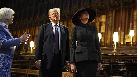 Donald und Melania Trump in der St.-Georgs-Kapelle auf Schloss Windsor.