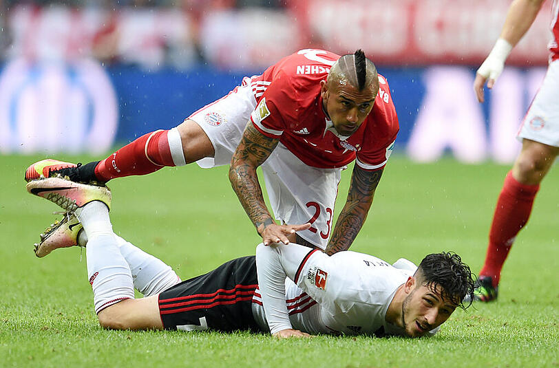 Arturo Vidal: Note 3. Der Fighter im dicht gedrängten Mittelfeld. Pflügte den ohnehin schon schlimmen Arena-Rasen ordentlich um. Unter Ancelotti der absolute Herrscher des Mittelfelds, gerade wenn außer Alonso nur Jungspunde unterwegs sind.