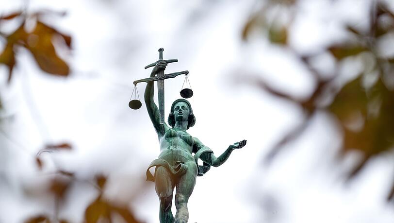 Fast 40.000 Mal sprachen Richter Strafen nach dem Jugendgerichtsgesetz aus. (Symbolbild) Fast 40.000 Mal sprachen Richter Strafen nach dem Jugendgerichtsgesetz aus. (Symbolbild)