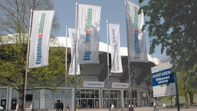 Die erfolgreiche „Eigentum&Wohnen“ lädt an diesem Wochenende alle Immobilieninteressierten in die Event-Arena im Olympiapark. Die erfolgreiche „Eigentum&Wohnen“ lädt an diesem Wochenende alle Immobilieninteressierten in die Event-Arena im Olympiapark.