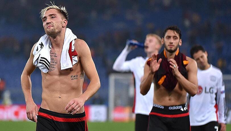 Enttäuschung nach der Niederlage: Leverkusens Kevin Kampl und Hakan Calhanoglu Enttäuschung nach der Niederlage: Leverkusens Kevin Kampl und Hakan Calhanoglu