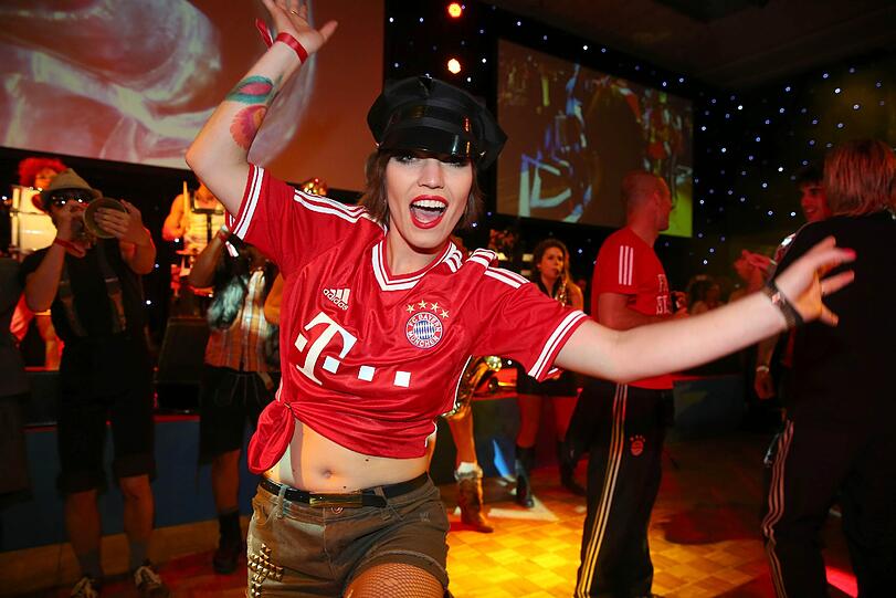 ... gibt es auf der Bayern Feier auch viele heiße Einlagen.