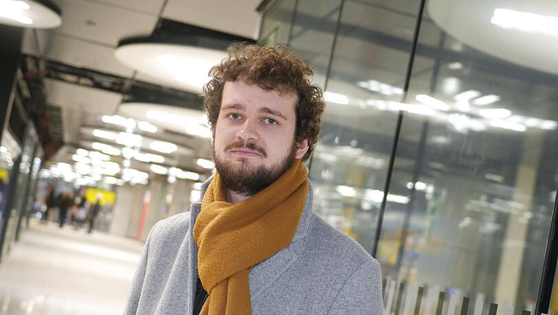 Förderlehrer Jakob Hirler (24) sieht die Situation gelassen – weil er auf die U-Bahn ausweichen kann.
