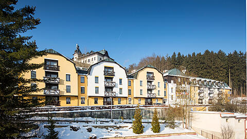 Das Spa Hotel Děvín liegt umgeben vom Kaiserwald.