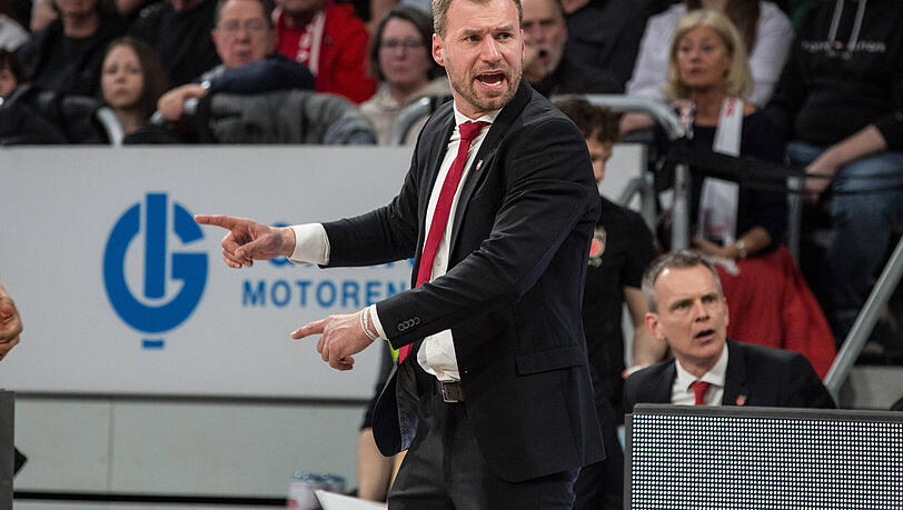 Bambergs Coach Anton Gavel dirigiert an der Seitenlinie &ndash; der fr&uuml;here Bayern-Profi bringt seinen Ex-Klub ins Wanken und r&uuml;ckt als m&ouml;glicher Trainerkandidat der M&uuml;nchner in den Fokus.