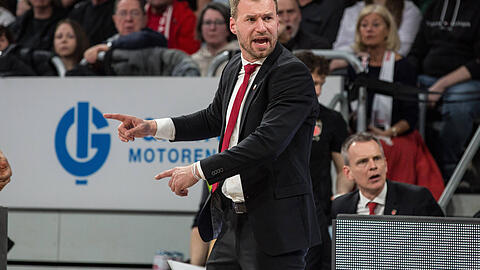 Bambergs Coach Anton Gavel dirigiert an der Seitenlinie &ndash; der fr&uuml;here Bayern-Profi bringt seinen Ex-Klub ins Wanken und r&uuml;ckt als m&ouml;glicher Trainerkandidat der M&uuml;nchner in den Fokus.